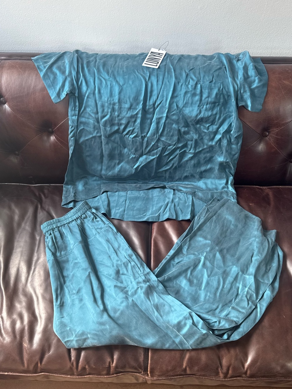 LUNYA BNWT Washable Silk Tee Pant Set in Piquant Teal Size XS - Picture 7 of 8